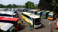 Dishub Tilang Bus Tak Laik Jalan di Terminal Lebak Bulus Jaksel