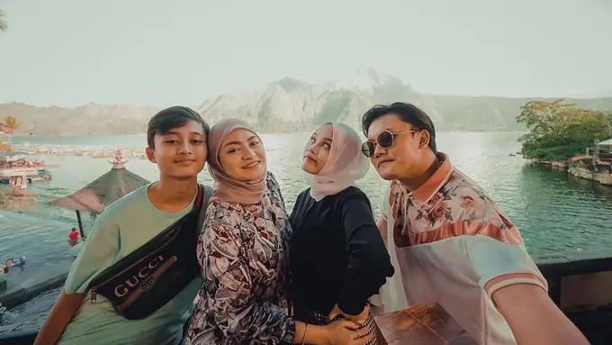 Sule dan Nathalie Holscher