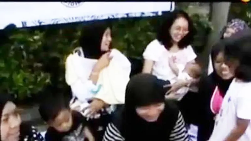 VIDEO: Sosialiasi ASI, Puluhan Ibu Muda Menyusui Serentak