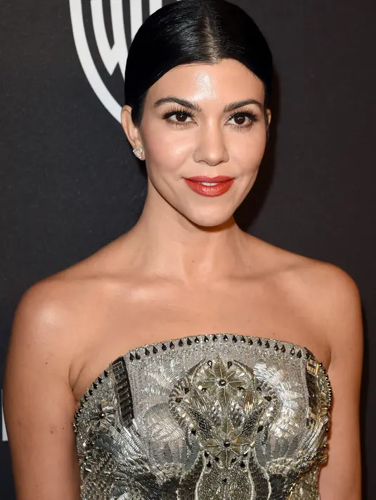 Kourtney Kardashian memang telah memutuskan hubungannya dengan Scott Disick. Hubungan kasih yang telah dibina selama 9 tahun runtuh disebabkan Scott berselingkuh dengan wanita idaman lain. (AFP/Bintang.com)