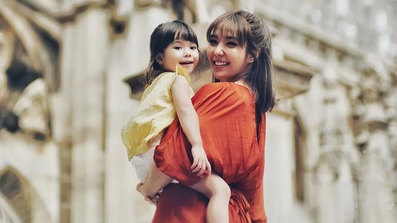[Bintang] Gisella Anastasia dan Gempi