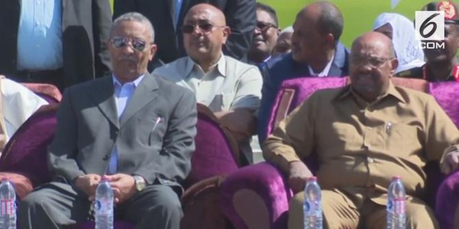 VIDEO: Didesak Mundur dari Jabatan, Presiden Sudan Menolak