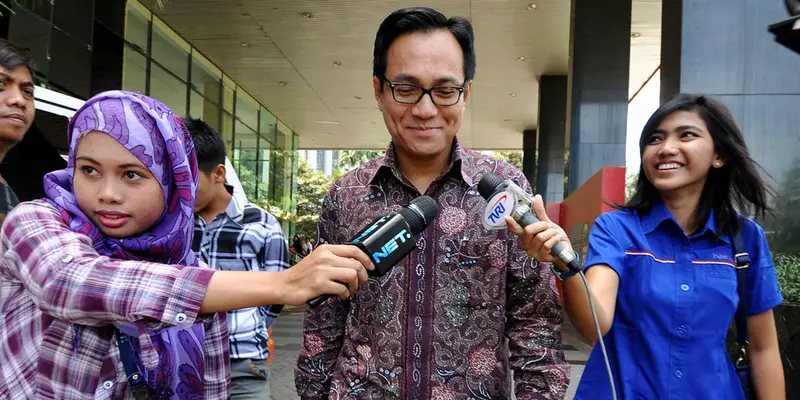 Mantan Jubir SBY Jenguk Andi Mallarangeng di KPK