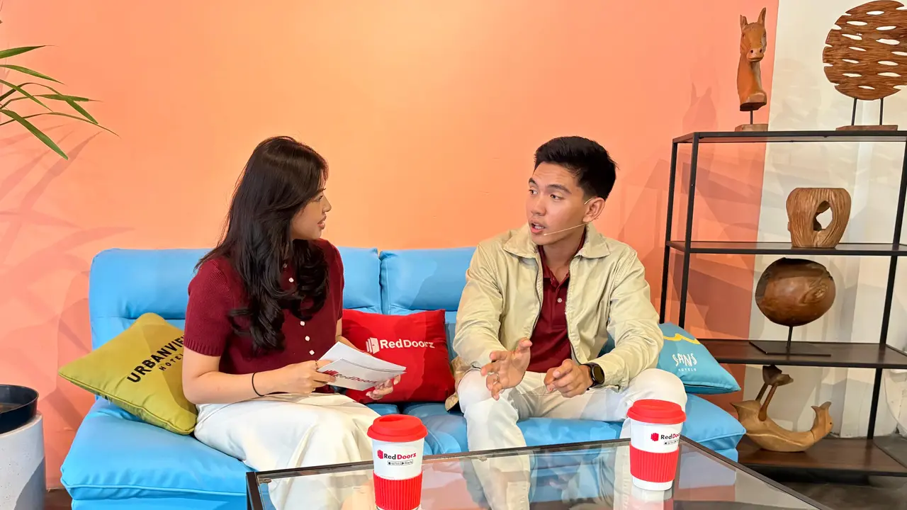 Acara Live Stream RedDoorz Bertema “Domestik vs Internasional”