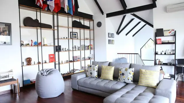 Sofa ruang keluarga