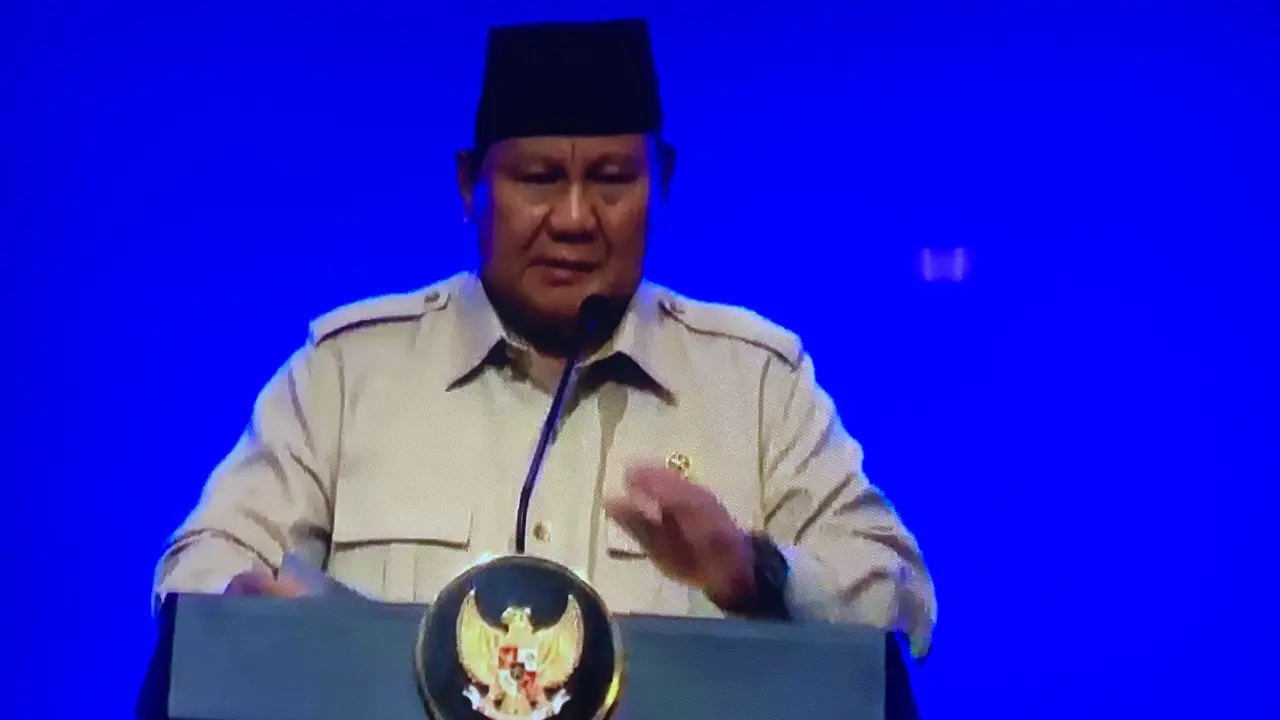 Presiden Prabowo Subianto dalam acara IPA Convex 2025 di ICE BSD, Tangerang, Rabu (21/5/2025). (Tasha/Liputan6.com)