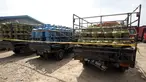 Barang bukti tumpukan tabung gas yang diangkut mobil saat diamankan usai penggerebekan gas oplosan di wilayah Nerotog, Pinang, Tangerang, Jumat (12/1).  Penyidik mendapati puluhan ribu tabung gas mulai dari 3 kg hingga 50 kg. (Liputan6.com/Arya Manggala)