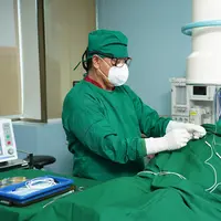 Atasi Nyeri Tulang Belakang dan Lutut Tanpa Operasi