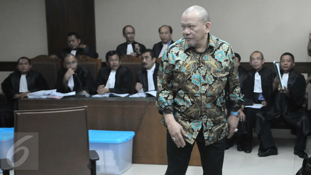 20160905-La Nyalla Jalani Sidang Perdana di Pengadilan Tipikor-Jakarta