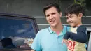 Sepertinya Arsen akhirnya punya ayah yang memperhatikannya (Foto: Desmond Manullang)