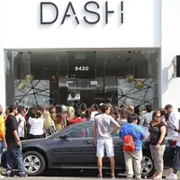 Keluarga Kardashian kembali bersedih. Satu hari setelah 17 pelaku perampokan yang menimpa Kim Kardashian dibekuk polisi, perampokan terjadi di butik milik keluarga Kardashian ‘Dash Store’. (doc.huffingtonpost)