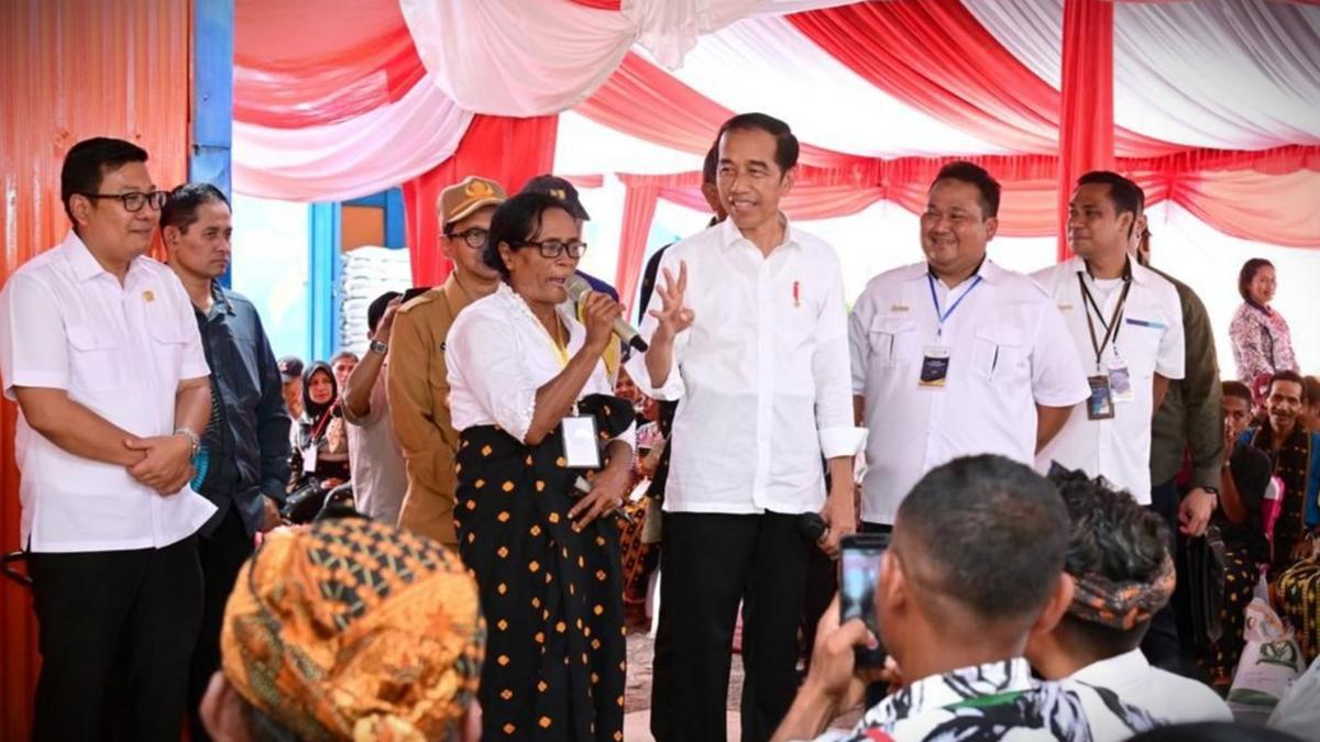 Bagikan Bantuan di NTT, Jokowi: Yang Belum Terima BLT El Nino Rp400 Ribu, Tunggu Saja
