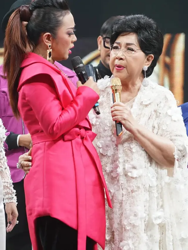 Titiek Puspa Meninggal Dunia, Ini 12 Potret Artis Kenang Kebersamaan Sang Legenda Musik