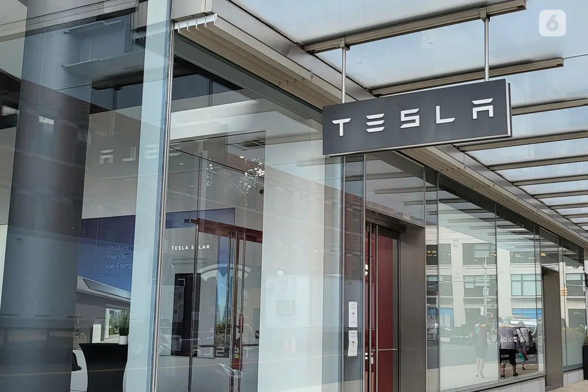 Harga Saham Tesla Anjlok 6 Persen Setelah BYD Gandeng DeepSeek