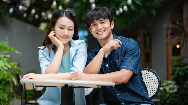 couple oktober harmonis karakter