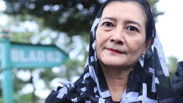 Tak Cuma Anak Mendiang Deddy Dores, 5 Artis Ini Juga Jadi Ojek Online