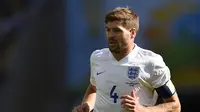 Penampilan Steven Gerrard saat membela Timnas Inggris di Piala Dunia 2014. (Fabrice Coffrini/AFP)