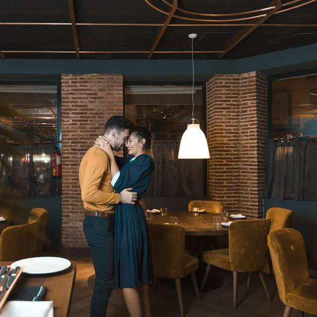 couple oktober restoran