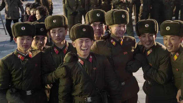 Korea Utara menggelar perayaan atas kesuksesan tes rudal termutakhir yang dilesatkan pada 29 November lalu. Perayaan itu dilaksanakan di Pyongyang pada 30 November 2017 (Kim Won-jin/AFP)