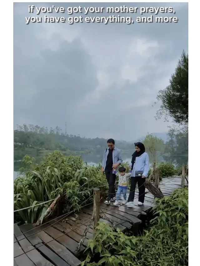 7 Potret Nadya Mustika Pamer Baby Bump saat Liburan, Curi Perhatian