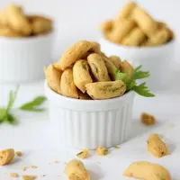 ilustrasi biji ketapang asin/copyright by Fashley (Shutterstock)