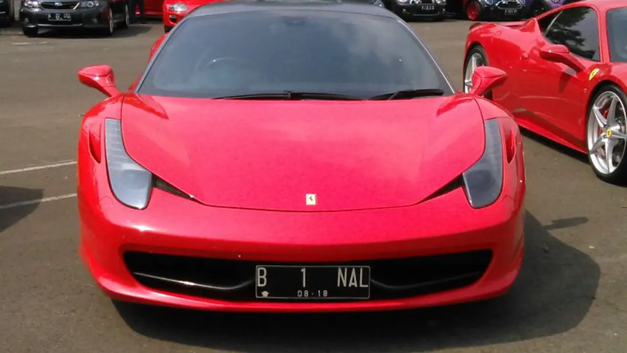 Pelat Nomor Cantik