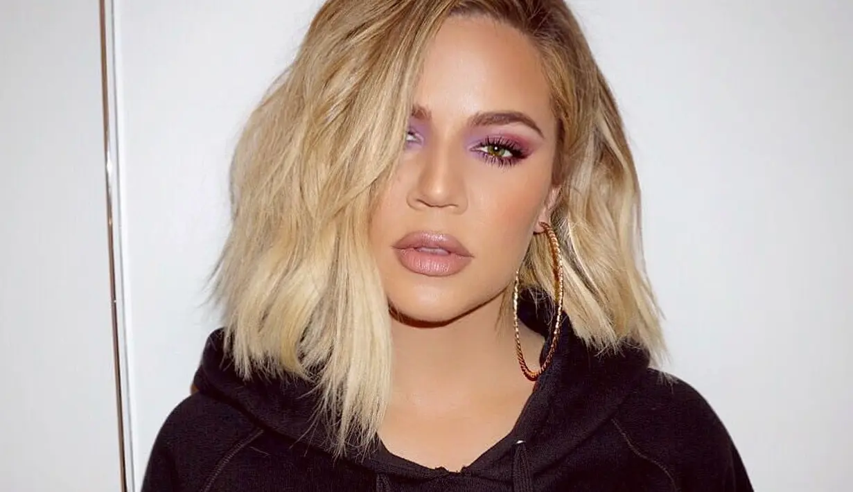 Keluarga Kardashian sepertinya tak puas dalam mencari sensasi. Kali ini, kehamilan Khloe Kardashian pun jadi kontroversi. (instagram/khloekardashian)