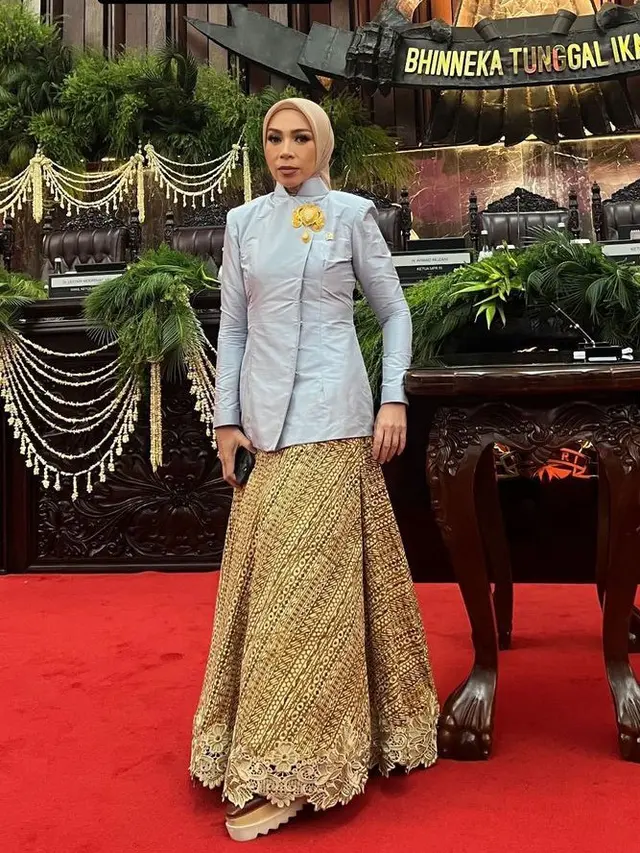 Tampilan Artis hingga Politikus Kenakan Kebaya dengan Berbagai Warna saat Pelantikan Prabowo-Gibran.