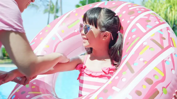 Tips Memilih Sunscreen untuk Anak dan Usia yang Tepat Mulai Menggunakannya