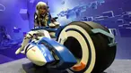 Seorang cosplayer berpose pada hari pertama Festival Anime Asia di Singapura (29/11/2019). Festival ini menarik lebih dari 100.000 pengunjung selama tiga hari. (AFP Photo/Roslan Rahman)