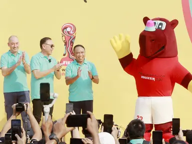 Maskot Piala Dunia U-20 2023 resmi diluncurkan pada hari ini atau Minggu (18/9/2022) di Bundaran HI, Jakarta. (Bola.com/M Iqbal Ichsan)