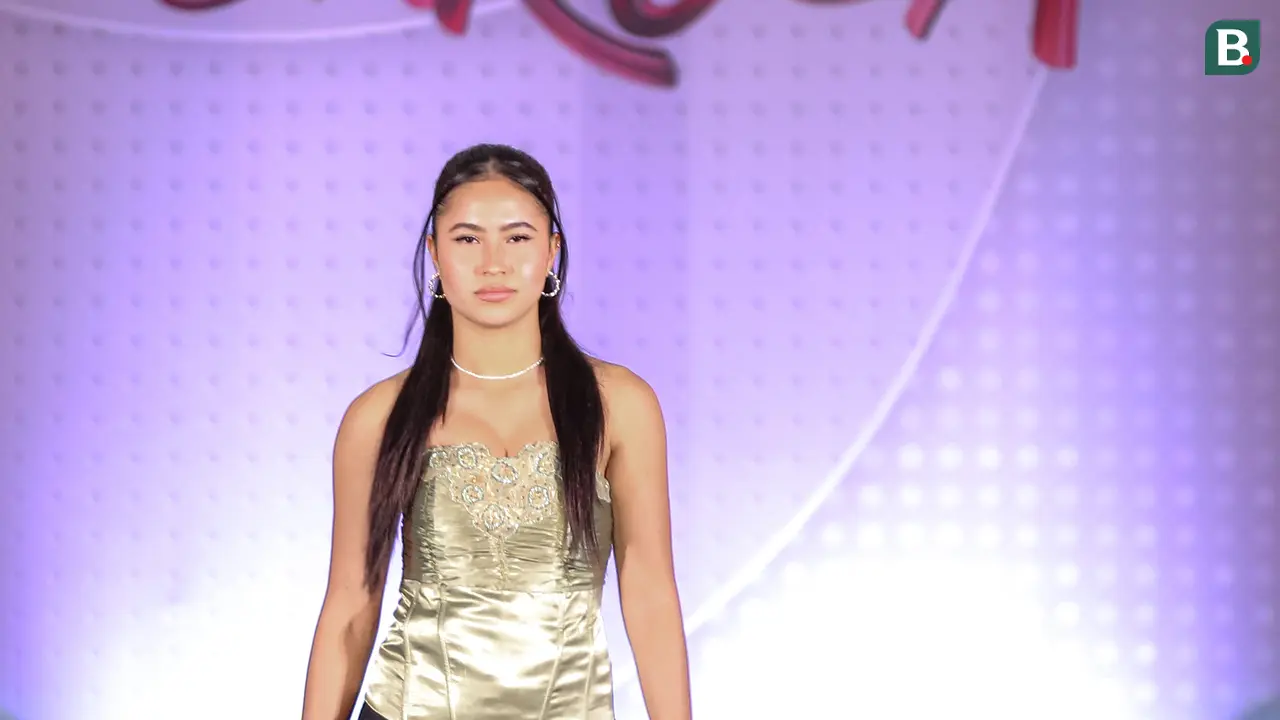 Foto: Aksi Shalika Aurelia dan Para Pemain Timnas Wanita Indonesia Bergaya Bak Model di Peragaan Busana saat PSSI Partner Summit