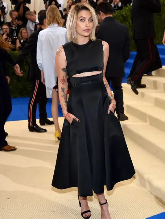 Berprofesi sebagai publik figure, terutama menjadi model, Paris Jackson sepertinya sangat totalitas dan bertanggung jawab membuat para penggemarnya bahagia. Terbukti dengan biaya besar yang rela dikeluarkannya setiap bulan. (AFP/Bintang.com)