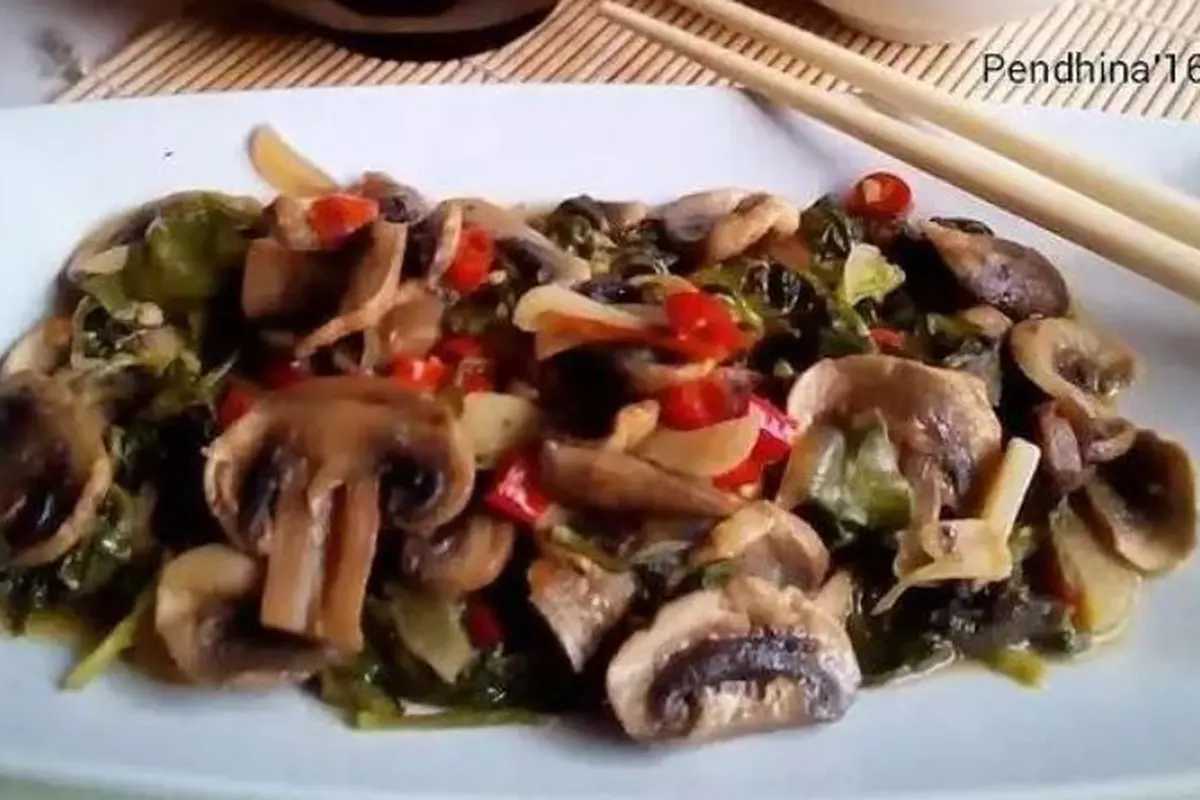 Tumis Daun Ginseng dan Jamur
