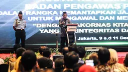 Wakil Presiden Jusuf Kalla memberikan sambutan saat Rakornas Badan Pengawas Pemilu (Bawaslu) di Jakarta, Senin (10/12). Rakornas untuk memperkuat koordinasi pengawasan Pemilu 2019 di tingkat pusat, provinsi dan kabupaten/kota. (Liputan6.com/Faizal Fanani)