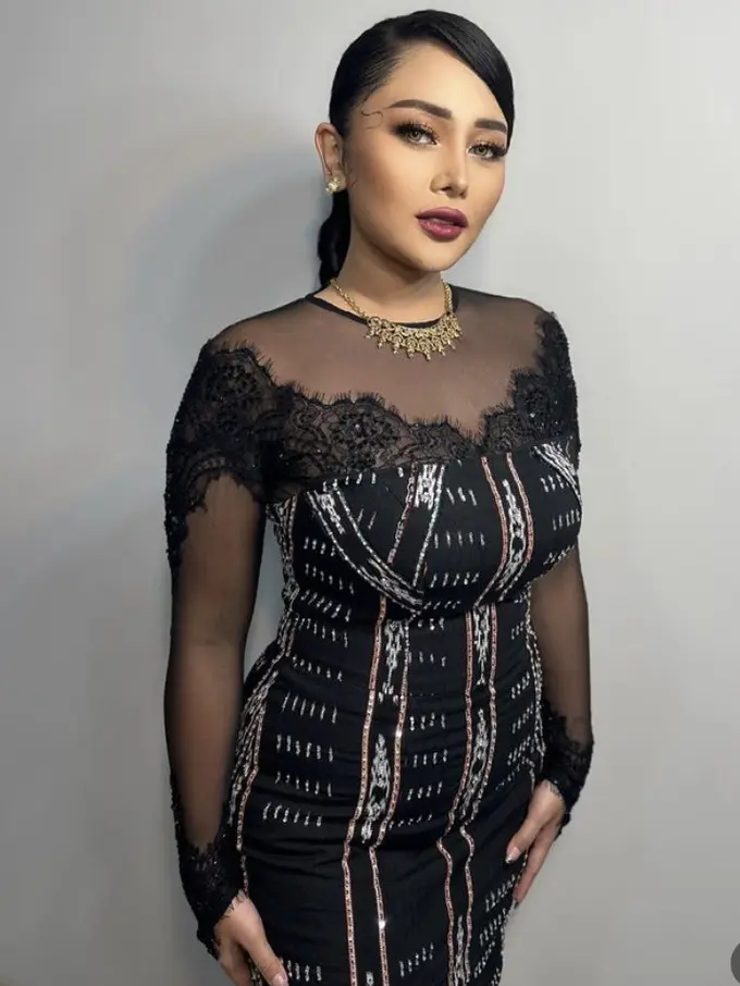 Pesona Mutia Ayu Ajak Sang Anak di Konser Mengenang Glenn Fredly: Credit: (@mutia_ayuu)