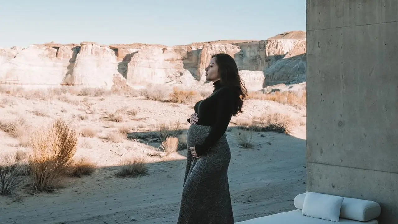 6 Potret Nikita Willy Pamer Baby Bump Selama Babymoon, Dikabarkan Lahiran di Amerika