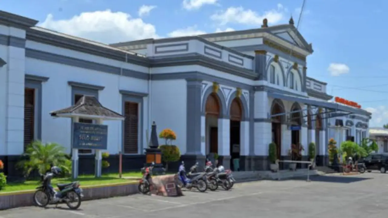 Stasiun Solo Jebres dan Saksi Bisu Kesibukan Jalur Kereta di Pulau Jawa
