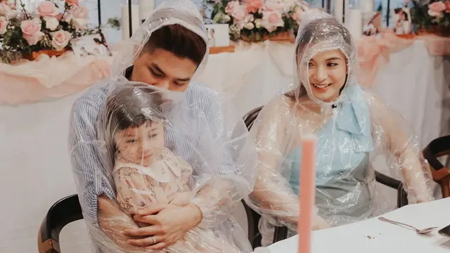 Momen Perayaan Ulang Tahun Chelsea Olivia ke-28. (Sumber: Instagram/glennalinskie)