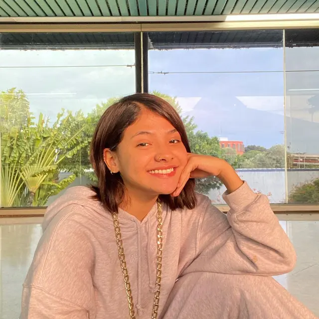 6 Potret Sara Fajira Tanpa Makeup, Bikin Pangling