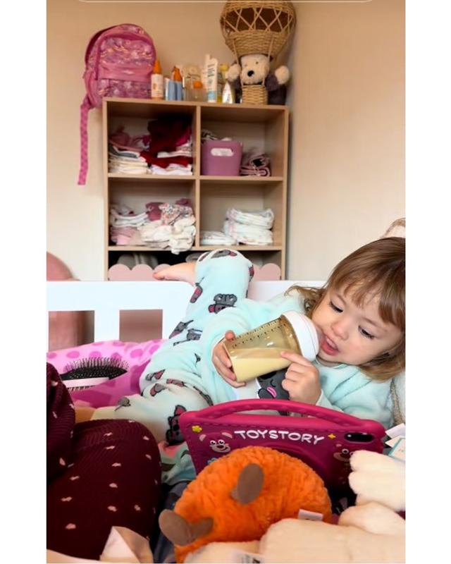 Jennifer Coppen tinggal di Belanda sementara waktu, 7 potret apartemennya ini bergaya minimalis