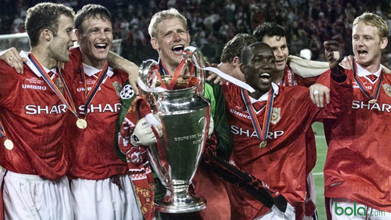 Kaver Ilho_Manchester United 1999 (Bola.com/Adreanus Titus)