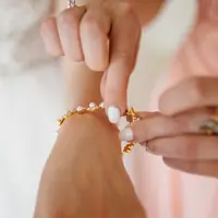 Ilustrasi Gelang Emas Mewah (Credit: bristekjegor/freepik)