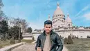 Tidak berhentin dalam acara game show, ia pun beberapa kali jadi pembawa acara talk show pagi hingga acara musik. Dalam karier aktingnya ia pun belakangan kerap muncul di layar kaca. Salah satunya ialah Love Story The Series. (Liputan6.com/IG/@consulleo)