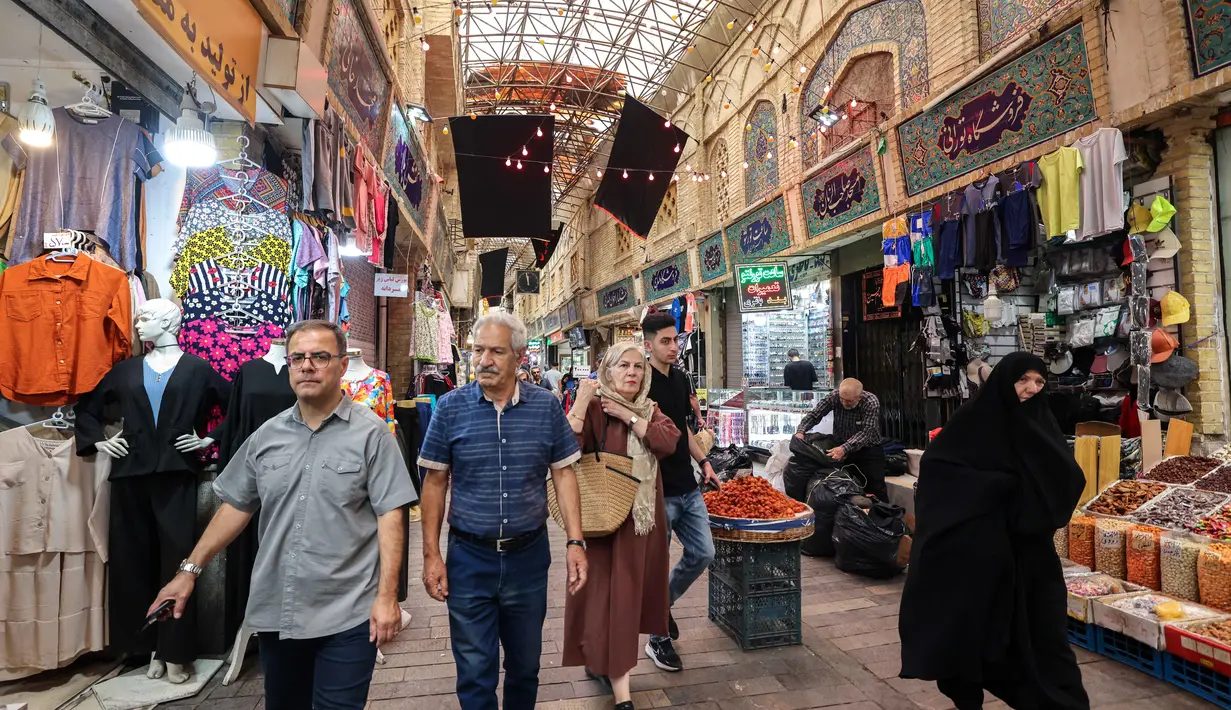 Kementerian Intelijen Iran telah mengeluarkan peringatan akan tindakan jahat Israel di dalam negeri meski pertempuran berakhir dan sepakat gencatan senjata. (ATTA KENARE/AFP)