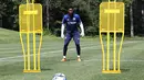 <p>Kiper anyar Manchester United, Andre Onana melakukan latihan perdana bersama timnya di Pusat Pelatihan Pingry School, New Jersey, 22 Juli 2023. Manchester United, ikutkan Andre Onana ke tur pramusim Amerika Serikat walau belum diresmikan klub. (FOTO: twitter.com/ManUtd)</p>