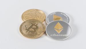 Ilustrasi bitcoin dan ethereum (Foto: Unsplash/Thought Catalog)