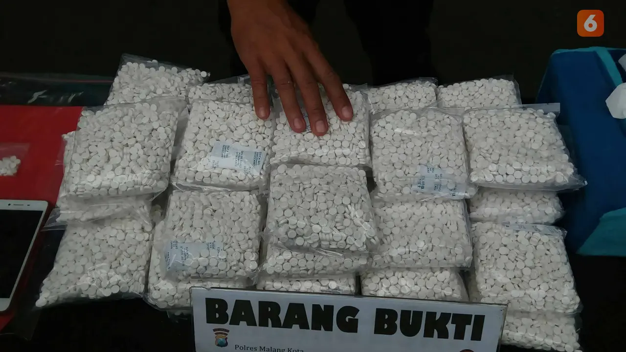 Polres Malang Kota Tangkap Pengedar Puluhan Ribu Pil Saat Tidur Lelap