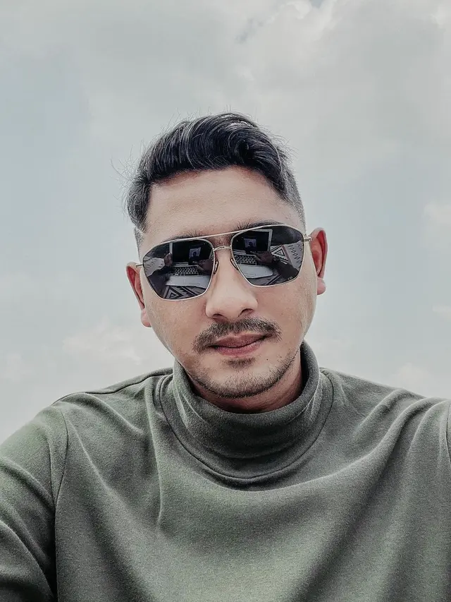 6 Potret Terbaru Arya Saloka Ganti Gaya Rambut, Penampilannya Dipuji Makin Segar