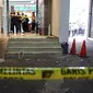 Ada tiga korban penembakan yakni petugas keamanan, staff, dan front officer. “Terluka tangan dan punggung, peluru karet,” Ikhsan menandaskan. (Liputan6.com/Faizal Fanani)